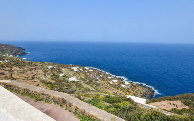 Beautiful Home in Pantelleria With Wifi and 4 Bedrooms