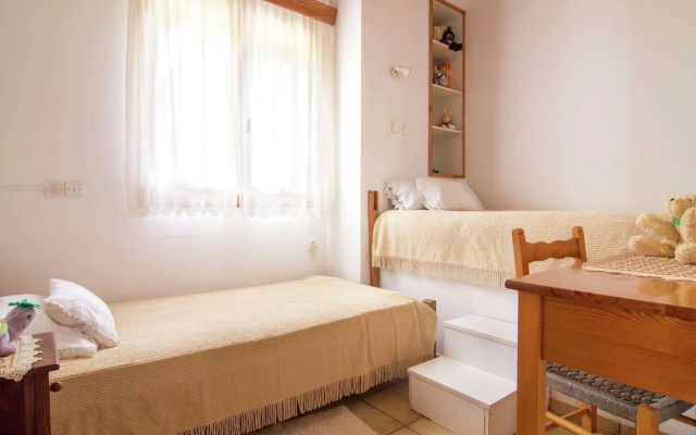 Villa in Lefkogia With Private Pool