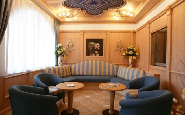 Hotel Garni La Roccia