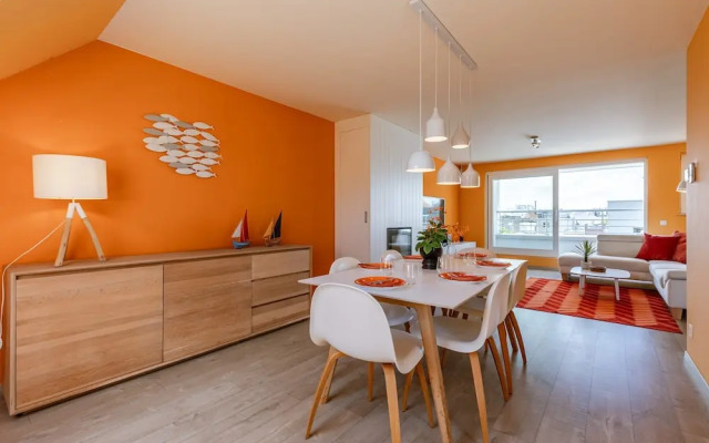 Huswell - Apartment With Sunny Terrace and Parking