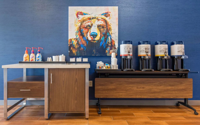 Hampton Inn & Suites Greeley