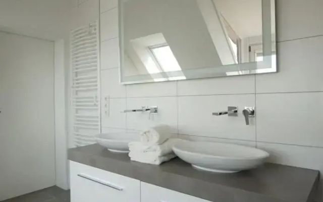 Hafenblick - komfortable, sonnendurchflutete Ferienwohnung