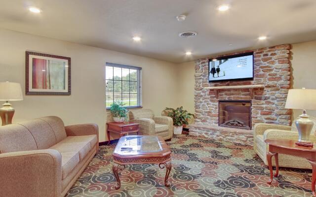 Cobblestone Hotel & Suites - Waynesboro