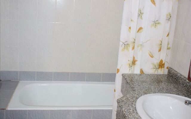 Triple Sea View Family Room Close To The Beach