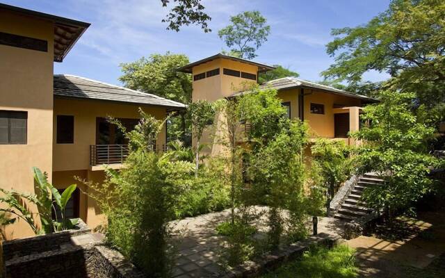 Jet Luxury at Langosta BeachResortVillas