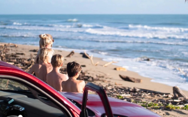 Carambola Surf House