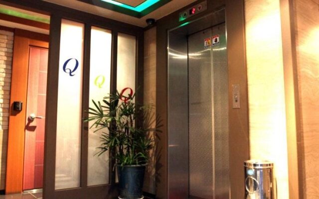 Q Motel