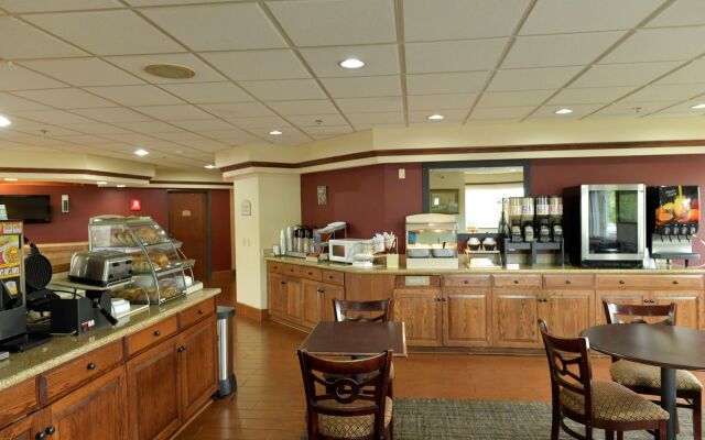 Baymont Inn & Suites by Wyndham Lincoln NE