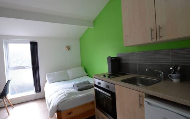 Simplistic Apartment in Coventry near Fargo Village