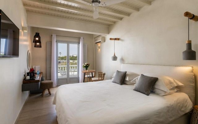 Poseidon Hotel & Suites