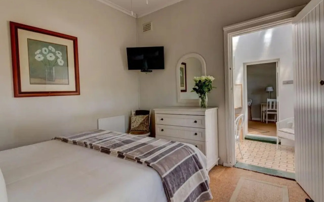Sandown Lodge