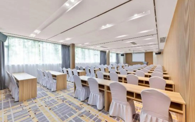 Lavande Hotel (Dongguan Dalang Songshan Lake Vientiane City Branch)