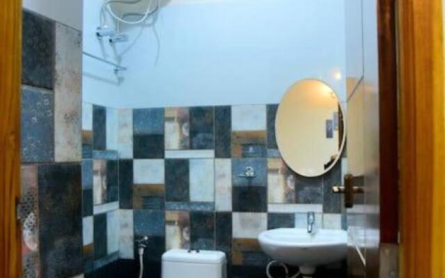 Sri Apartment 2BHK For Familys Couples Parking A1