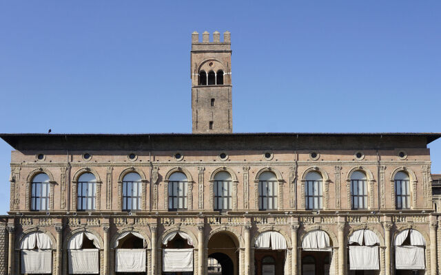 Casa Isolani Piazza Maggiore