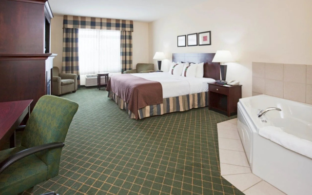 Holiday Inn & Conference Center Marshfield by IHG