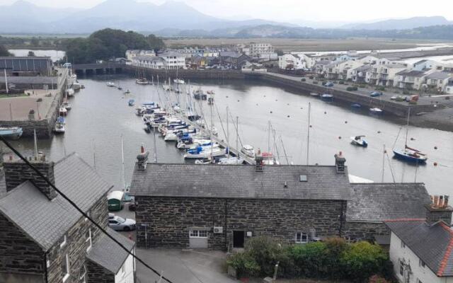 Cosy Mews House Close to Harbour