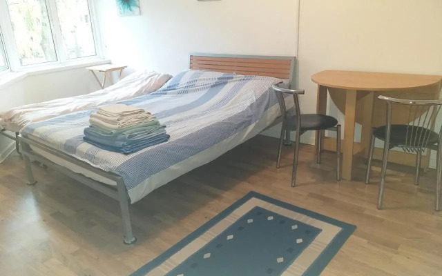 Studio flat in central Bracknell