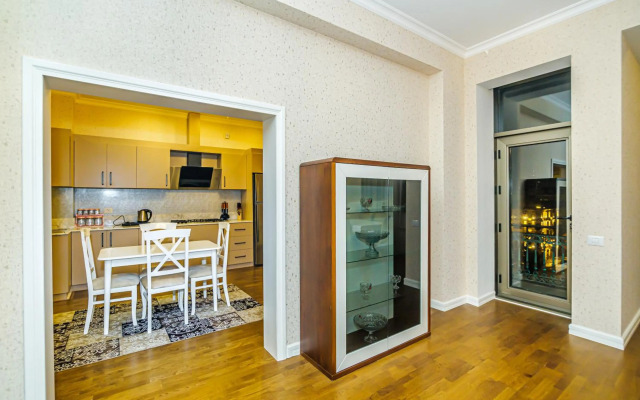 VIP Apartment in Buta palace 703