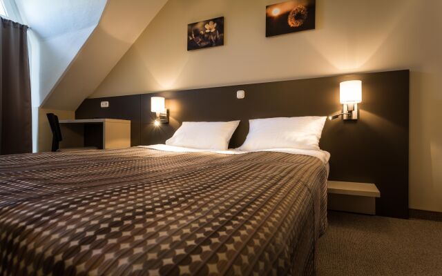 Corvin Hotel