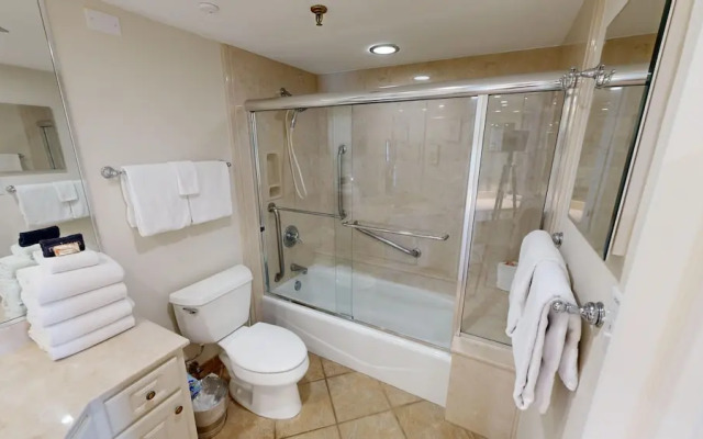 Inlet Reef 205 2 Bedroom Apts by RedAwning