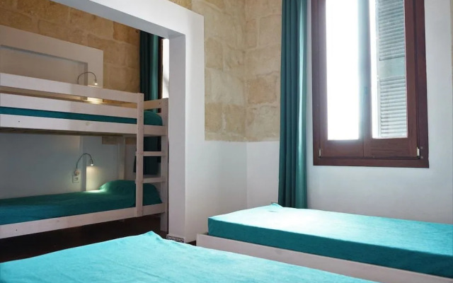 Hostel Menorca - Albergue Juvenil