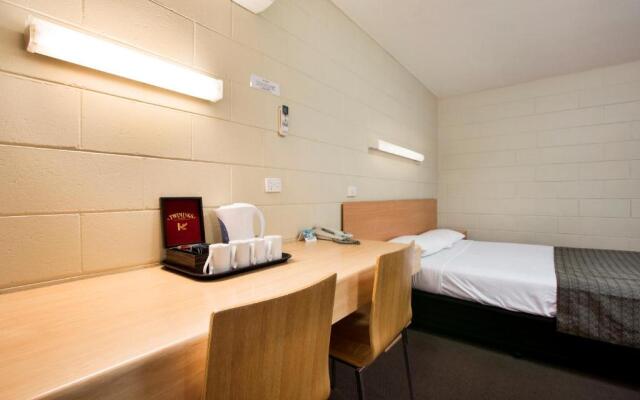 Nightcap at Dalrymple Hotel – Guest Rooms – Garbutt
