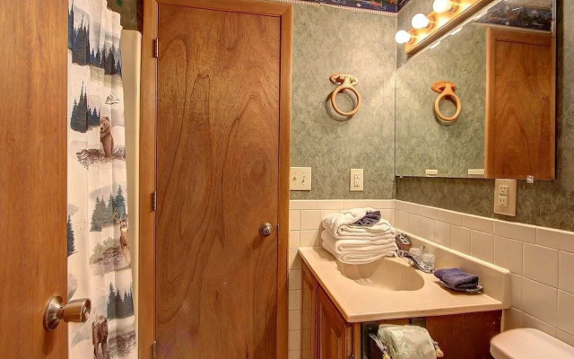 Bear Hugs 1 Bedroom 1 Bathroom Chalet