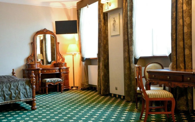 Komoda Club Residence