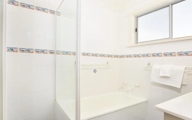 Shores - Pet-Friendly - 1 Min Walk to Beach