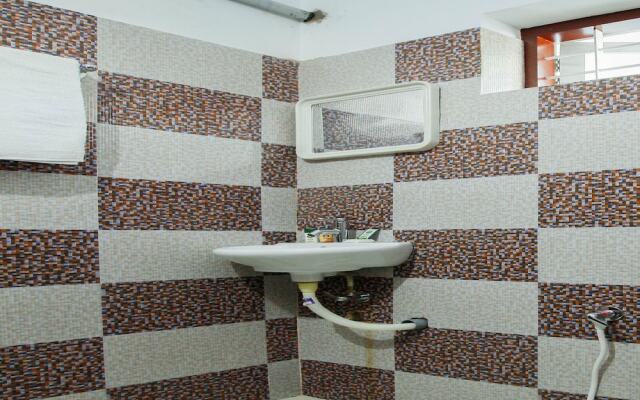 OYO 4867 Royal Homes