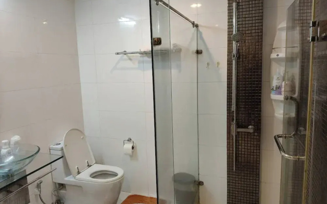 168 Rajdamri Apartment Near Central World