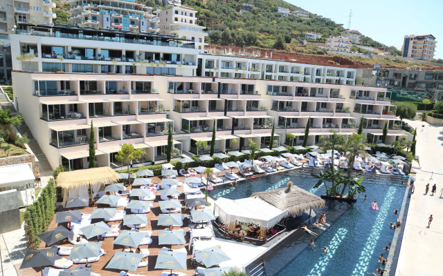 Maritim Marina Bay Luxury Resort