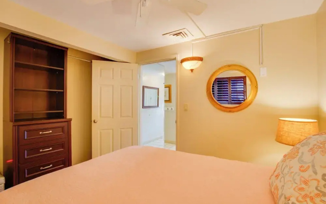 Centrally Located Kailua-kona Condo w/ Lanai!