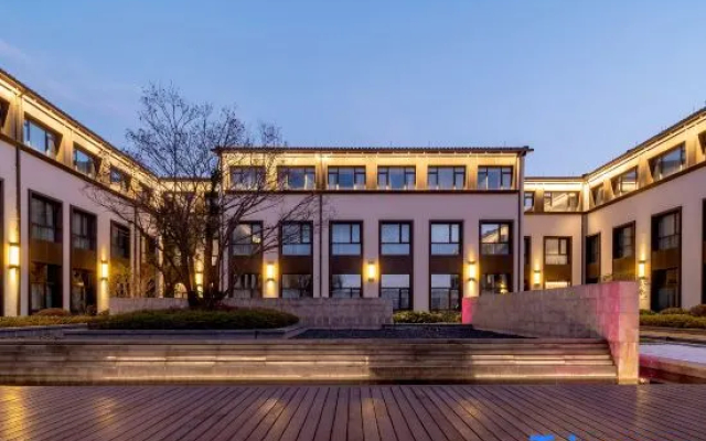 Yooler Resort Hotel