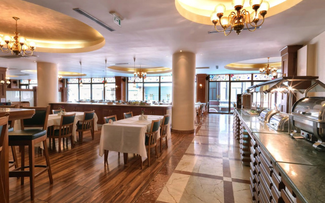 Taksim Metropark Hotel