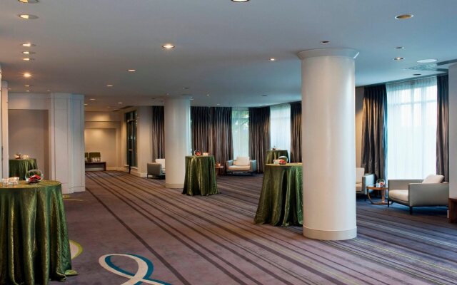 Delta Hotels by Marriott Victoria Ocean Pointe Resort