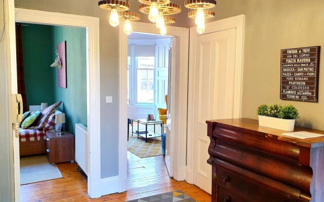 Gorgeous Light Apartment In West End