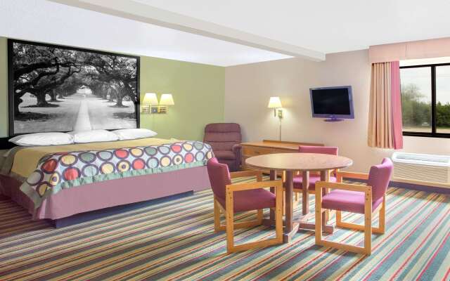 Super 8 by Wyndham Champaign