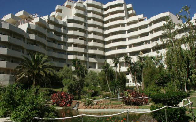 Apartamentos Benal Beach