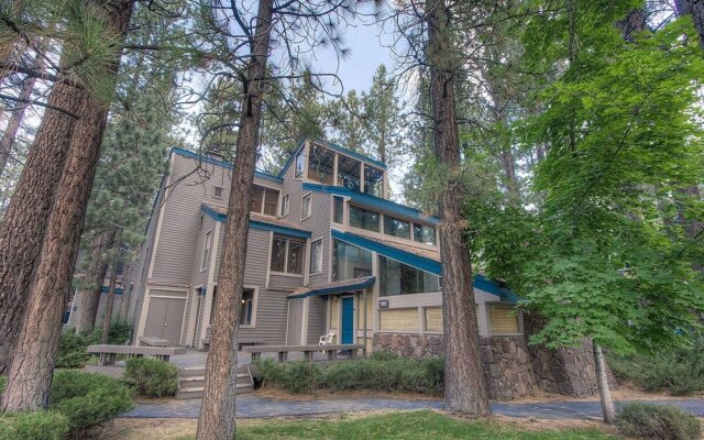 Lucky Lady 404 by Lake Tahoe Accommodations