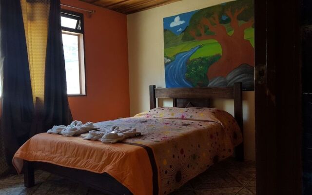 Que Tuanis Hostel Monteverde