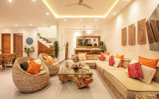 Luxury 4BR Haven, Steps to Canggu's Beach Elegance