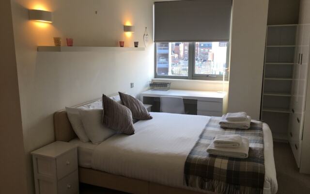 Modern 2 Bedroom Apartment City Centre