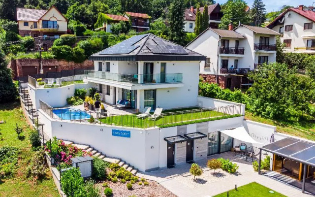 Lake Spirit Boutique Apartments