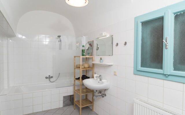 Cozy Kunsthaus Graz by Welcome2Vienna