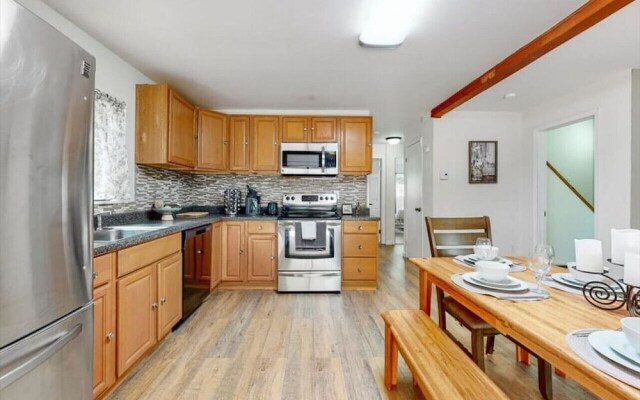 Modern Oversized Poconos Chalet 5BR