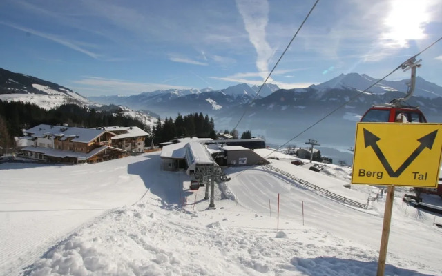 Spacious Apartment in Stuhlfelden near Ski Area