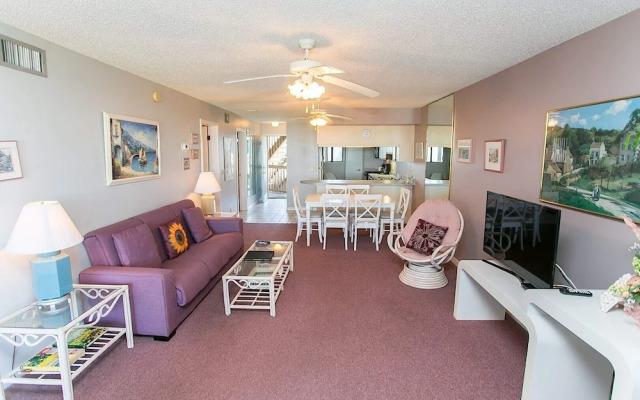 Oceanfront Luxury: 2BR Condo, St. Augustine