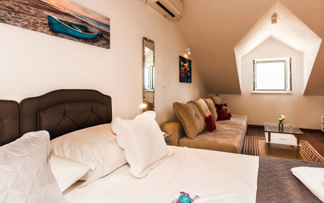 Luxury Seaside Apartments