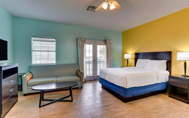 The Island Hotel Near Beach Port Aransas